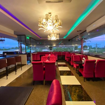 Grand Diamond Hotel Trinidad Piarco Eksteriør billede