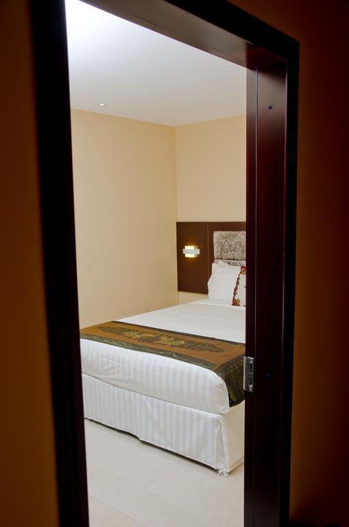 Grand Diamond Hotel Trinidad Piarco Eksteriør billede